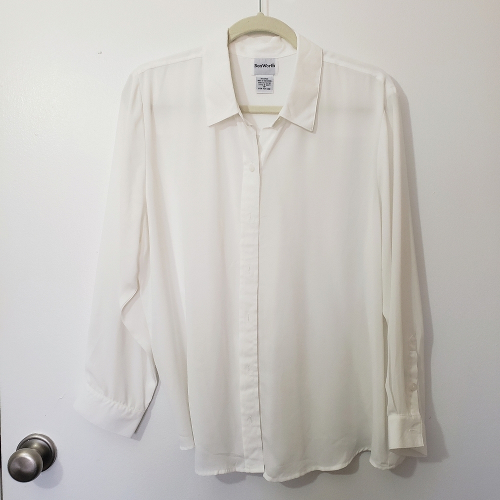 White long-sleeved shirt